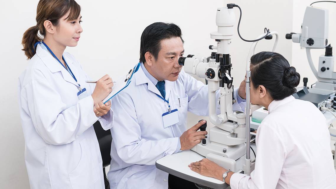 Is an Optometric Externship Program Right for Your Practice