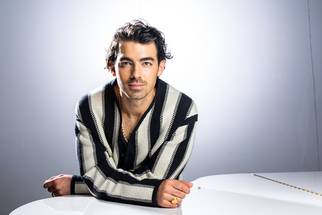 Staar Surgical Partners with Joe Jonas to Introduce New EVO ICL image