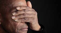 A Case of Multiple Visual Field Defects Secondary to Glaucoma